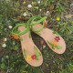 Sandales artisanales cuir Vert Prairie avec Fleurs